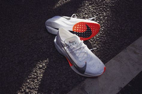 Nike .
